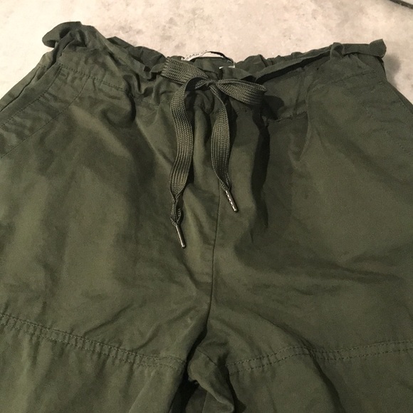 Urban Outfitters Balloon Pant Women's Size M Olive Green Wind Pants Oversized - Picture 5 of 10